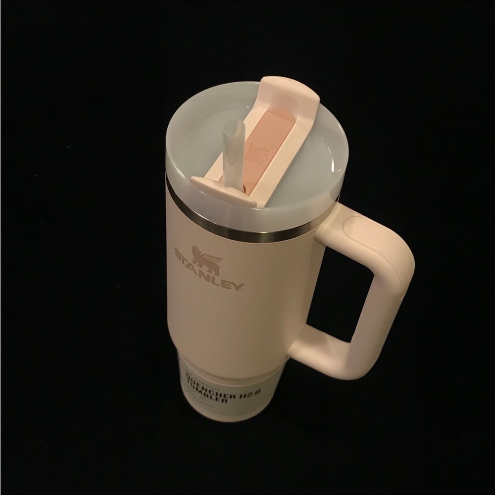 Stanley 40 oz Stainless Steel H2.0 Flowstate Quencher Tumbler - Rose Quartz - Picture 8 of 8